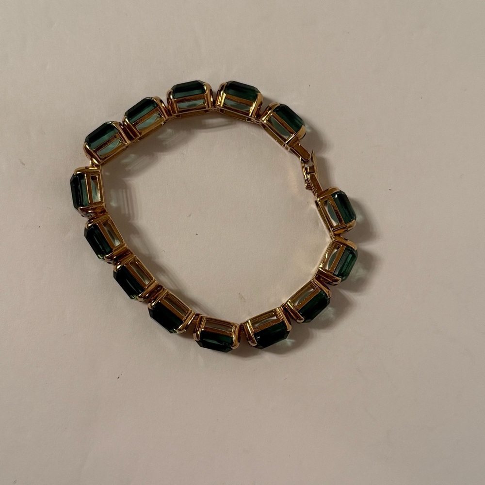 MONET BRACELET GREEN FACETED GLASS GOLD TONE SETTING 7.5” STUNNING - Picture 13 of 13